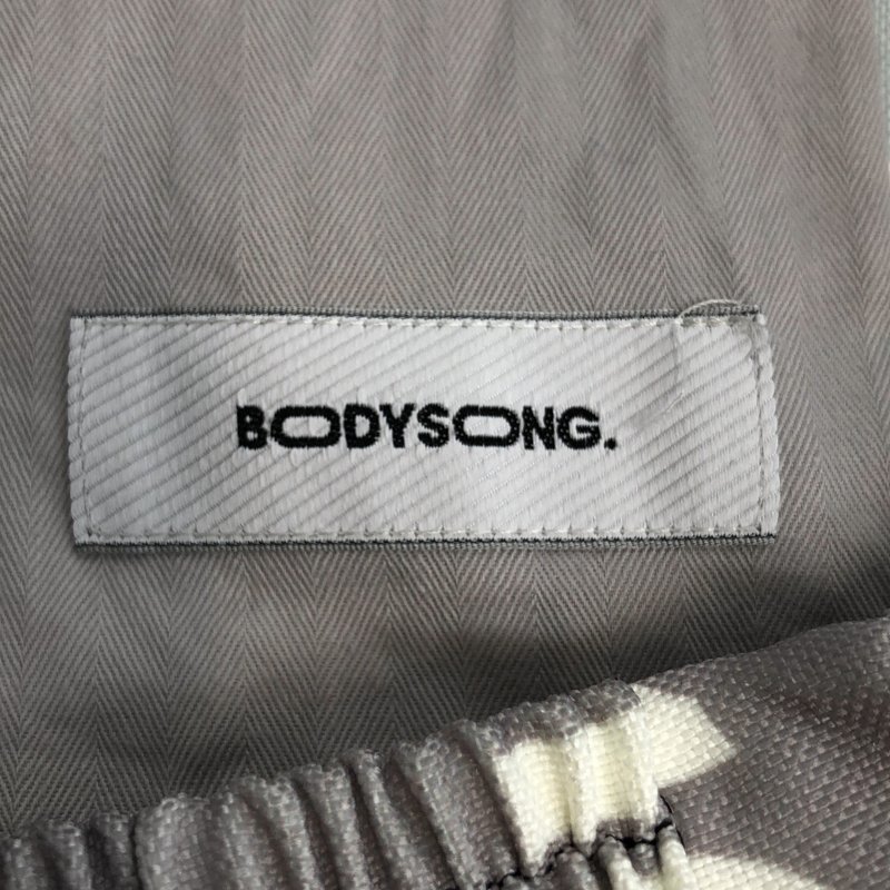 BODYSONG. / ボディソング | × A2Z / 総柄プリント ショートパンツ BS231609 |