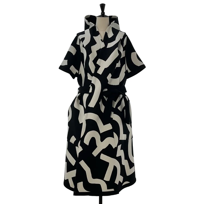 ISSEY MIYAKE / イッセイミヤケ | 2020AW | ボンディング グラフィックプリント ノースリーブ フーデッドコート | 2 | レディース