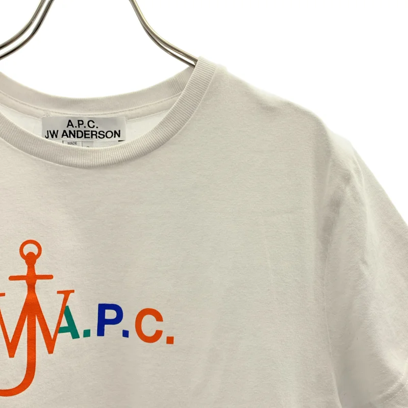 JW Anderson / ジェイダブルアンダーソン | × A.P.C. / アーペーセー ロゴ プリント Tシャツ カットソー | S | メンズ