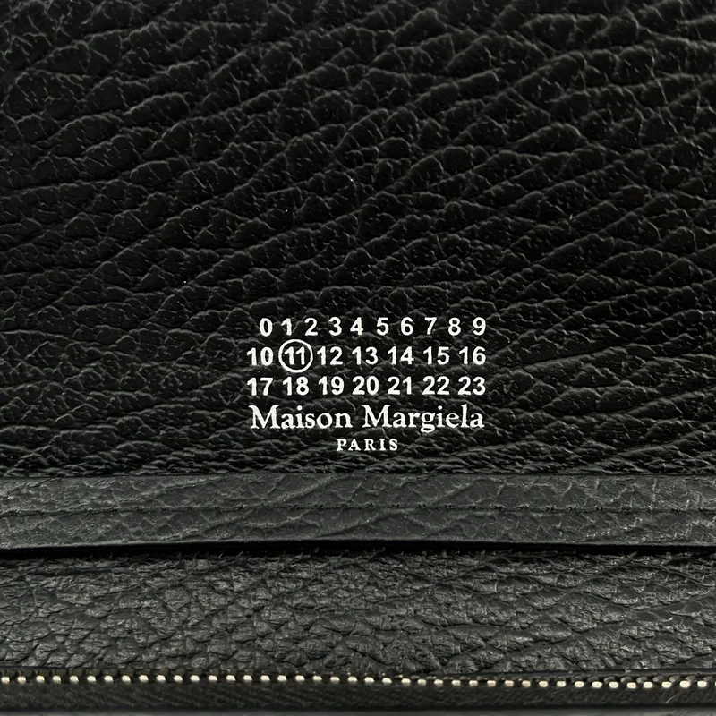 Maison Margiela / メゾンマルジェラ | 2023 | ４ステッチ グレイニーレザー チェーンウォレット ショルダーバッグ |