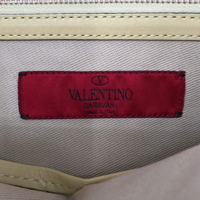 VALENTINO GARAVANI / ヴァレンティノガラヴァーニ | ロックスタッズ クラッチバッグ |