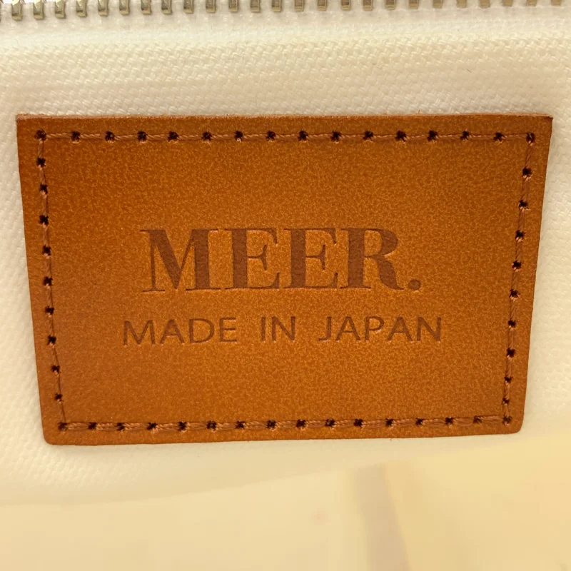 MEER. / メーア | トライアングル ショルダーバッグ |