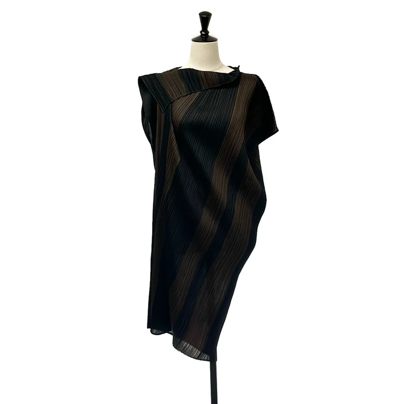 PLEATS PLEASE ISSEY MIYAKE – KLD