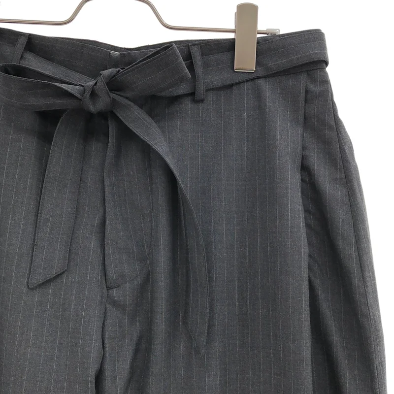 VUJA DE / ヴジャデ | 2026SS | REN PINSTRIPE BELTED TUCK TROUSERS IN WOOL / ウール ピンストライプ ベルテッド タックパンツ | L | メンズ