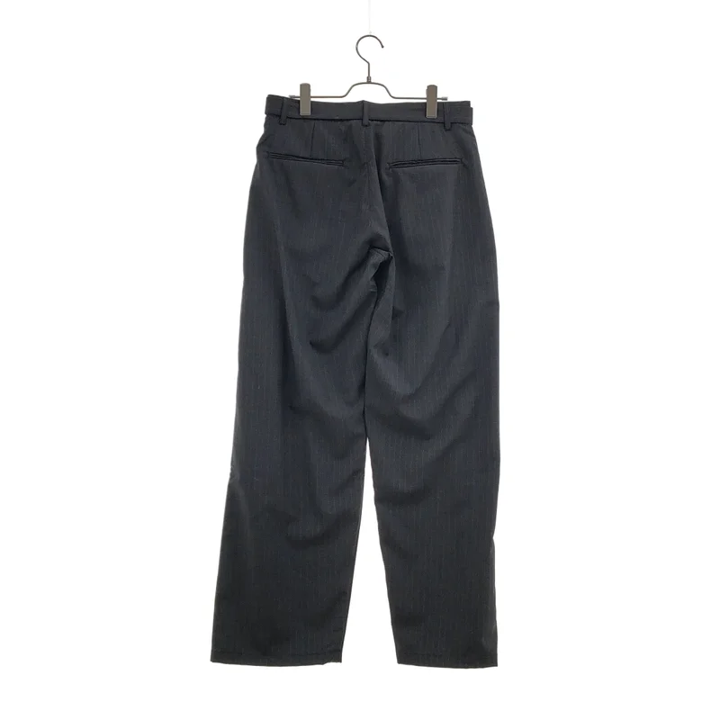 VUJA DE / ヴジャデ | 2026SS | REN PINSTRIPE BELTED TUCK TROUSERS IN WOOL / ウール ピンストライプ ベルテッド タックパンツ | L | メンズ