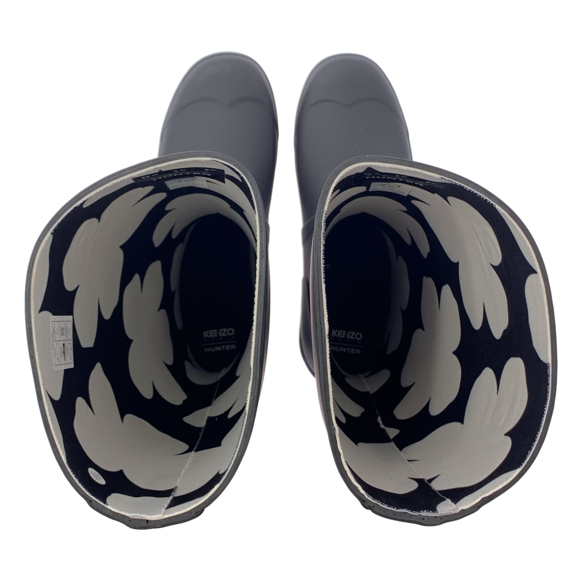 【KENZO×HUNTER】オリジナルウェリントンブーツ KENZO×HUNTER」コラボ全4型。ボケフラワーをあしらったウェリントン