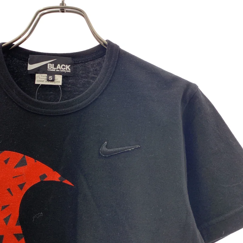 BLACK COMME des GARCONS / ブラックコムデギャルソン | 2023AW | ×NIKE / グリッターロゴ Tシャツ | S | レディース