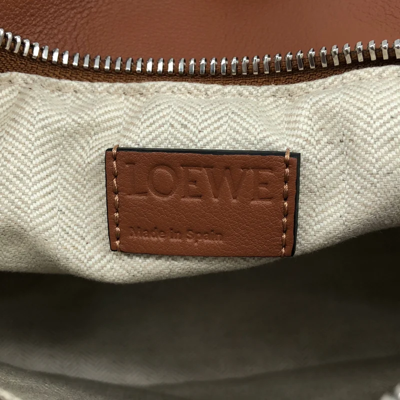LOEWE / ロエベ | レザー パズル バムバッグ スモール |
