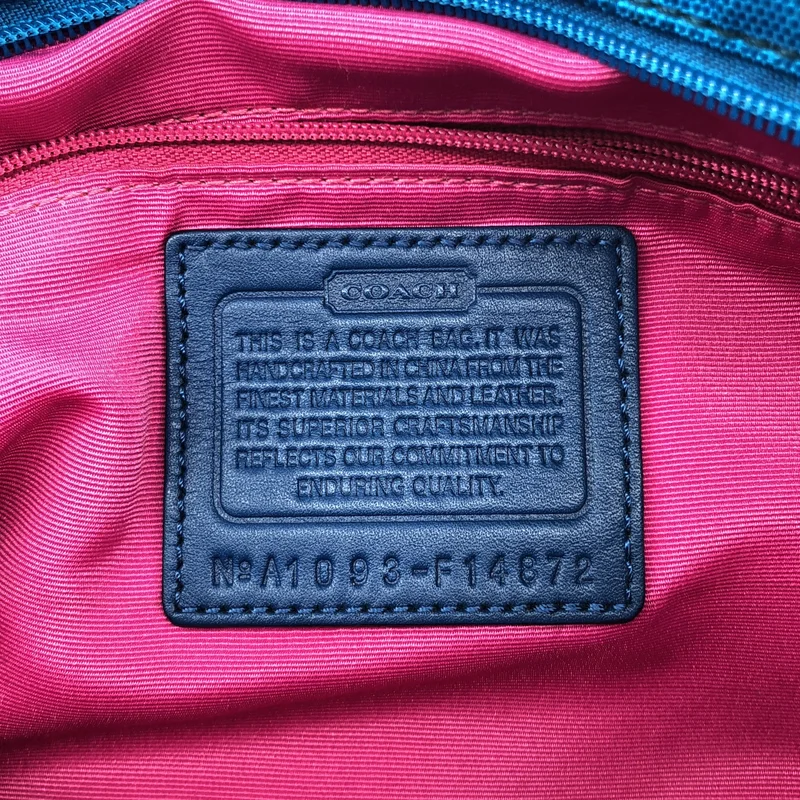 COACH / コーチ | シグネチャー ショルダーバッグ |