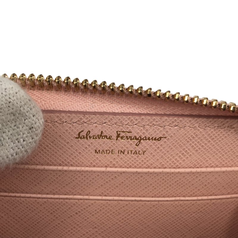 Salvatore Ferragamo / サルヴァトーレフェラガモ | レザー ヴァラリボン ジップ ショートウォレット |