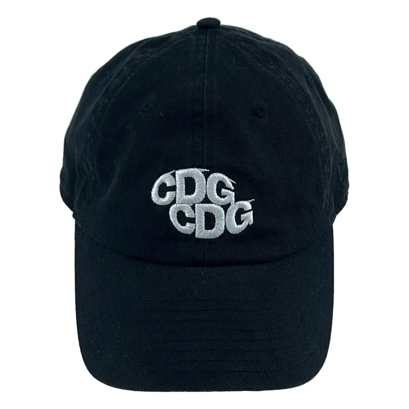 CDG by Comme des Garcons. / シーディージー コムデギャルソン | × NEW ERA / ニューエラ / ロゴ刺しゅう 6パネルキャップ |