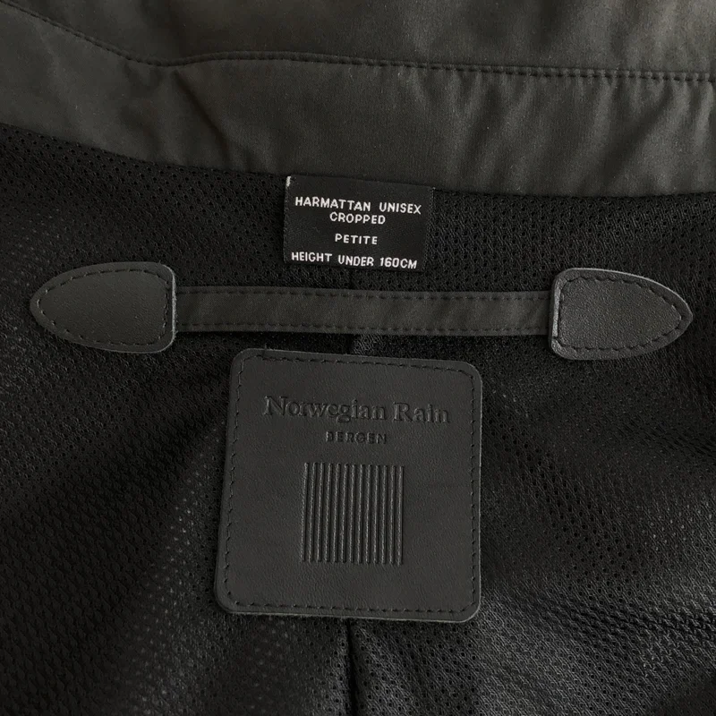 Norwegian Rain / ノルウェイジャンレイン | HARMATTAN SUPER LIGHTWEIGHT BLACK ジャケット NR231 | PETITE | メンズ