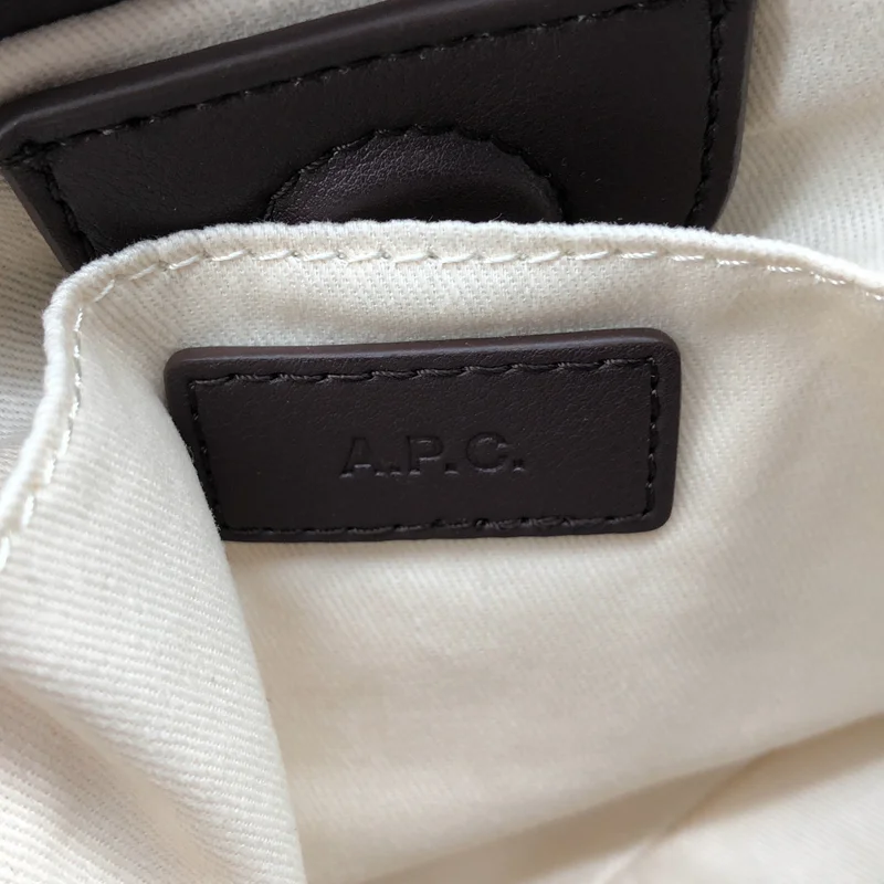 A.P.C. / アーペーセー | ドロスト ショルダーバッグ |