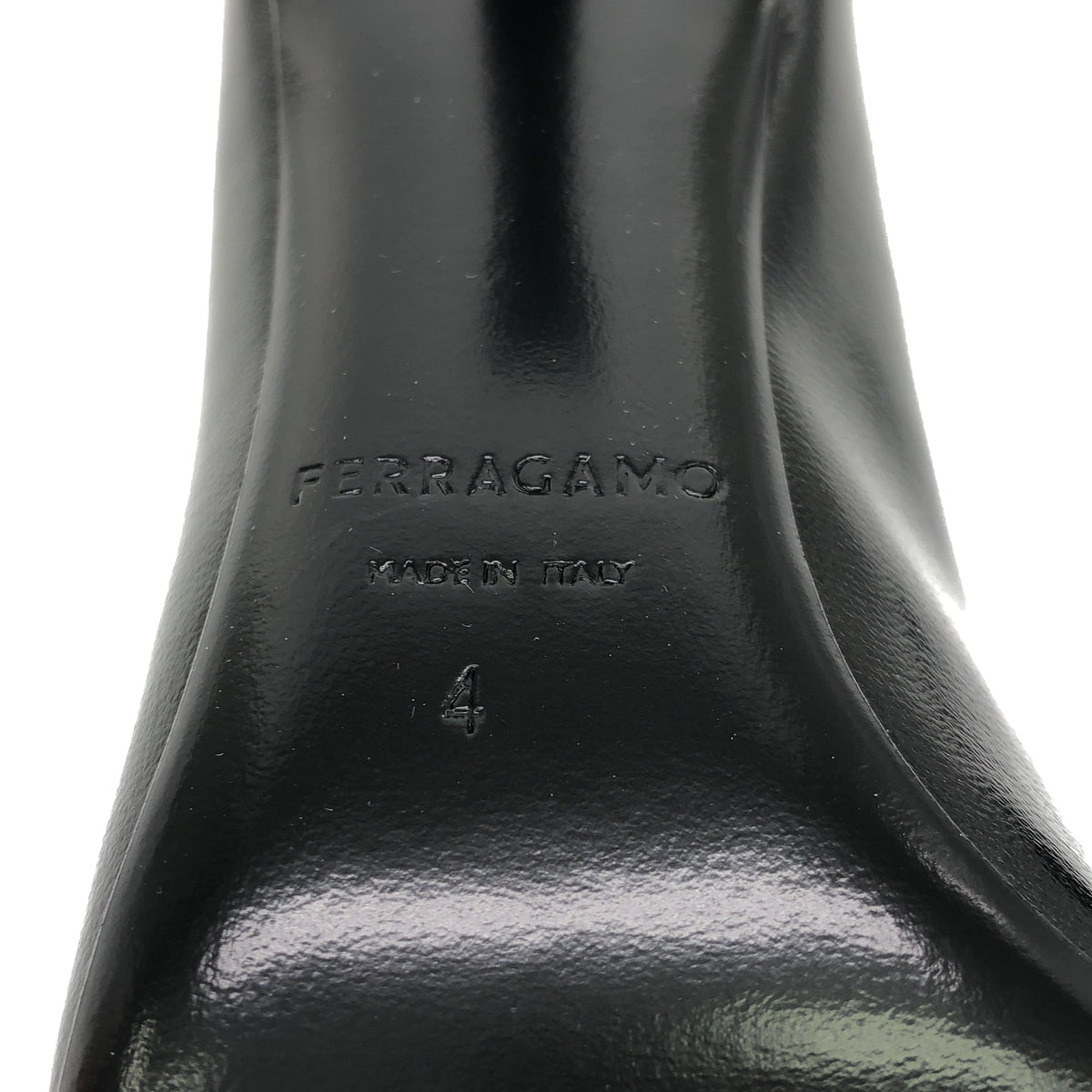 新品】 FERRAGAMO / フェラガモ | レザー センターライン リボン 新品】 FERRAGAMO / フェラガモ | レザー センターライン リボン