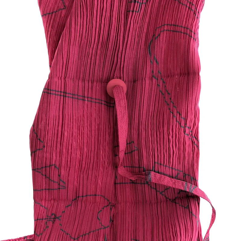 ISSEY MIYAKE FETE / イッセイミヤケフェット | 総柄 変形 ドローストリング プリーツ スリット ノースリーブ ドレス ワンピース | 3 | レディース