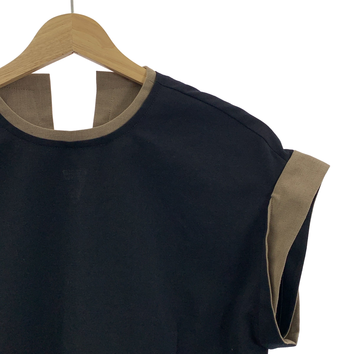 未使用】deres デレス 17th breezy tops ベージュ 新品】 deres / デレス | 17th breezy tops レイヤードスリーブ