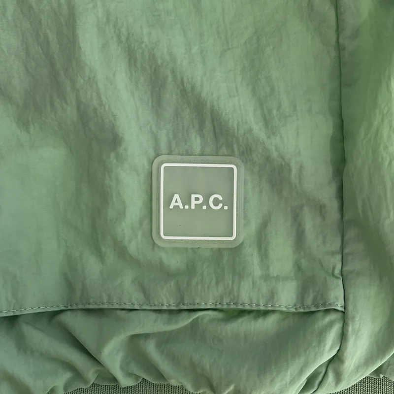 A.P.C. / アーペーセー | ナイロン ラバーロゴ ジャケット | 36 | レディース