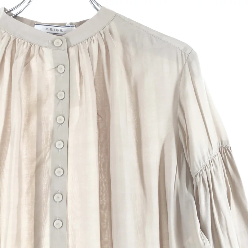BEIGE， / ベイジ | レーヨン バンドカラー ギャザー シャツ ブラウス | 2 | レディース