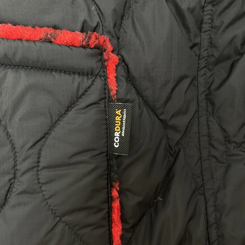 S'YTE YOHJI YAMAMOTO / サイトヨウジヤマモト | ×TAION / REVERSIBLE QUILTED RED PRINTED FLEECE JACKET フリースジャケット | 2 | メンズ