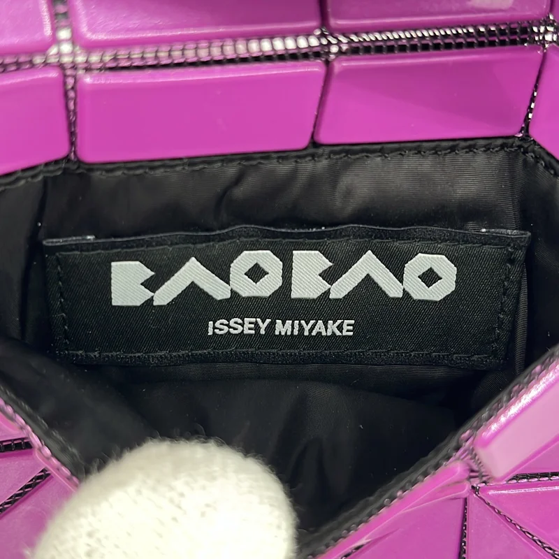 BAO BAO ISSEY MIYAKE / バオバオイッセイミヤケ | 2025AW | 二つ折り CARD WALLET |