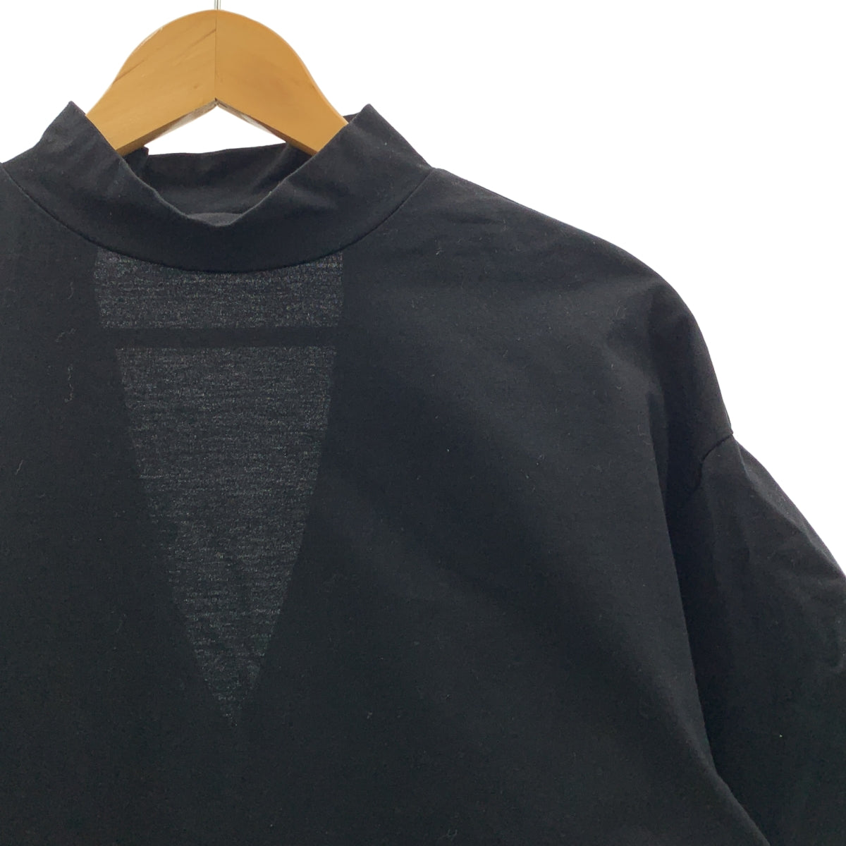 machatt マチャット　バックオープンハイネック Tシャツ　黒　ブラック MACHATT / マチャット | バックオープンハイネック Tシャツ カットソー