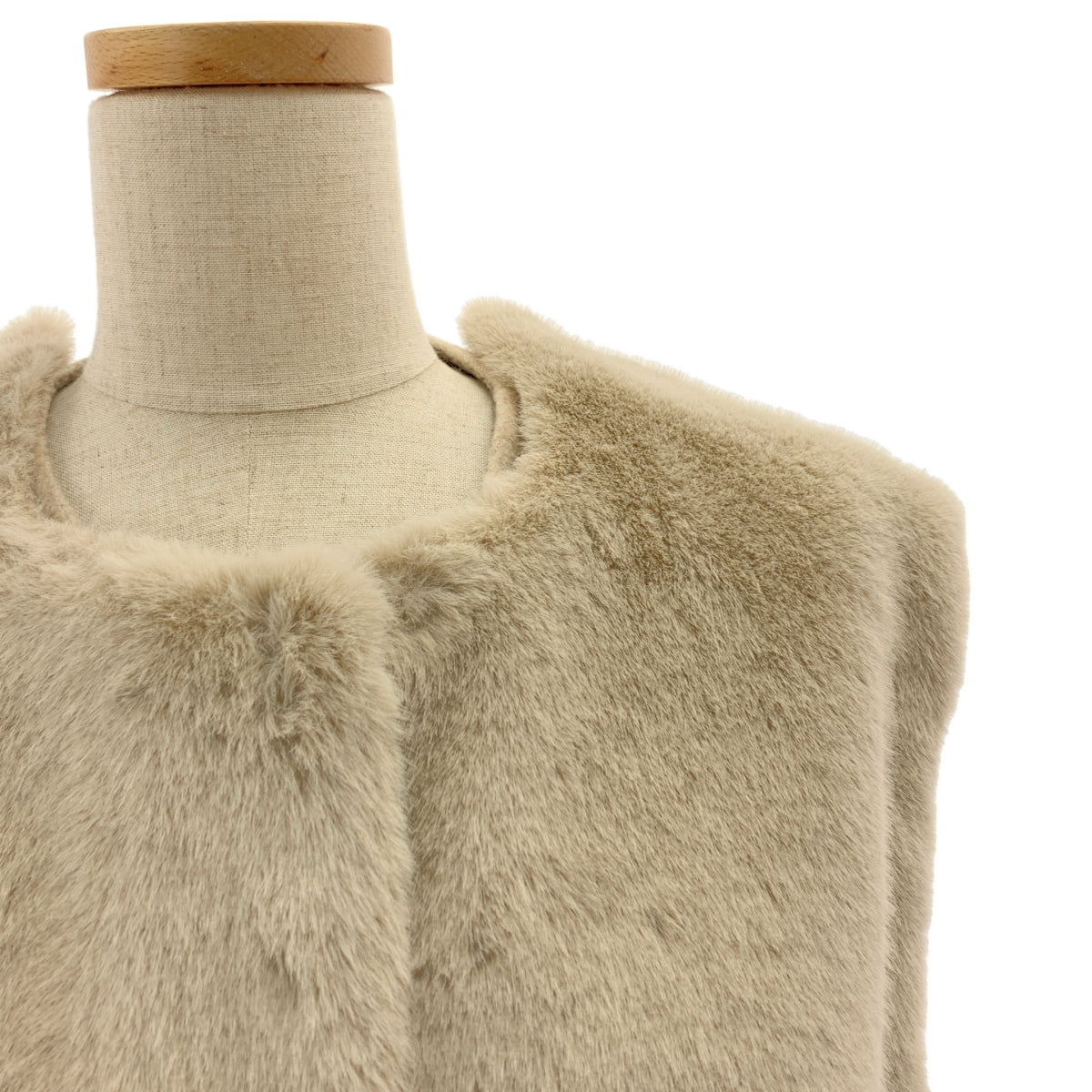 SEVEN TEN by MIHO KAWAHITO / セブンテンバイミホカワヒト | 2024AW | リバーシブル 3WAY ファージレ | XS | ベージュ | レディース FEATURE- Reversible 3way Fur Gilet｜seventen