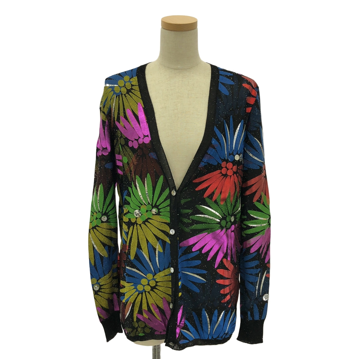 CHANEL - 【美品】  CHANEL / シャネル | MULTICOLOR CC LOGO EMBELLISHED CARDIGAN / ビジュー 装飾 ニット カーディガン | 36 | ブラック/マルチカラー | レディース 美品】 CHANEL / シャネル | MULTICOLOR CC LOGO EMBELLISHED CARDIGAN