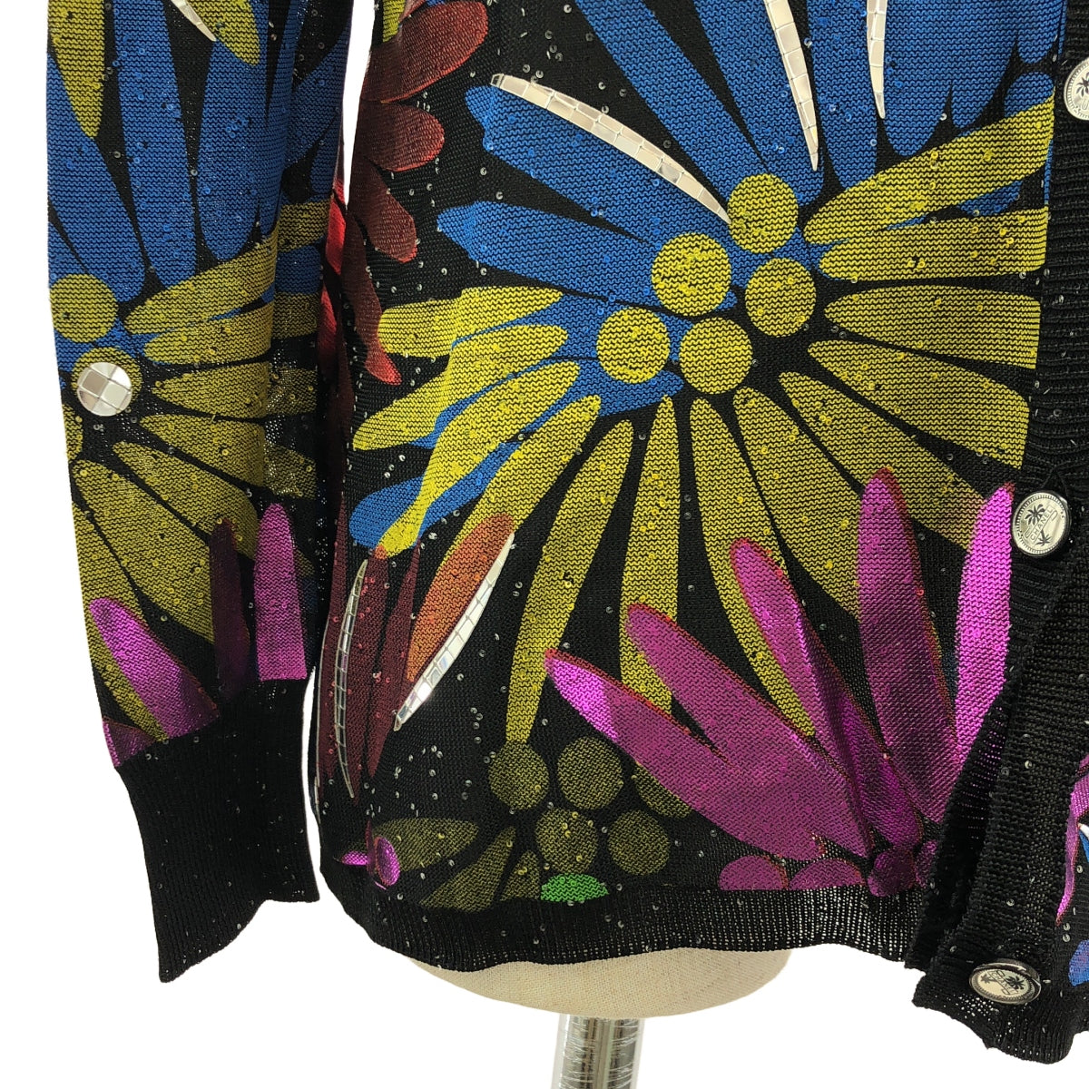 美品】 CHANEL / シャネル | MULTICOLOR CC LOGO EMBELLISHED CARDIGAN