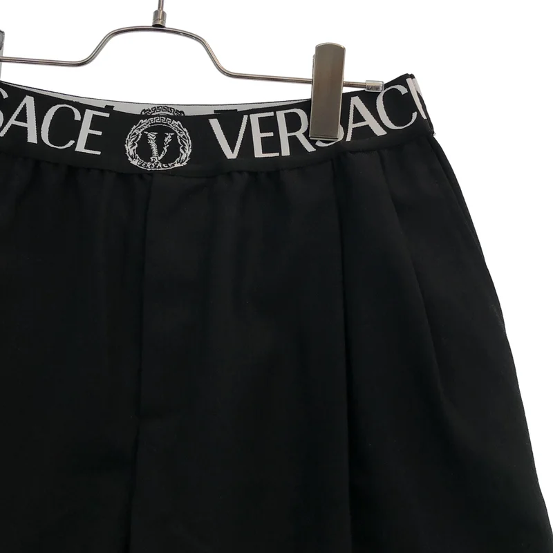 VERSACE / ヴェルサーチ | 2022SS | ウエストロゴテープ 2タックショートパンツ ハーフパンツ | S | メンズ