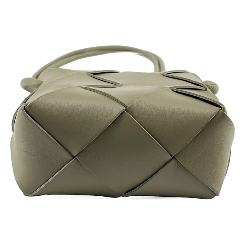 BOTTEGA VENETA / ボッテガヴェネタ | イントレチャート ミニカセット カメラバッグ |
