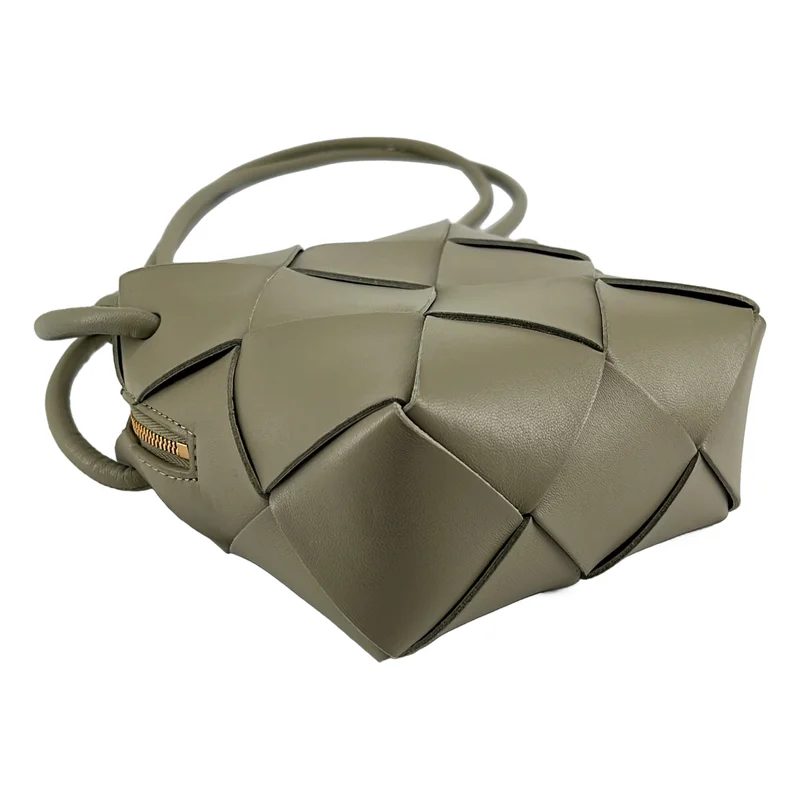 BOTTEGA VENETA / ボッテガヴェネタ | イントレチャート ミニカセット カメラバッグ |