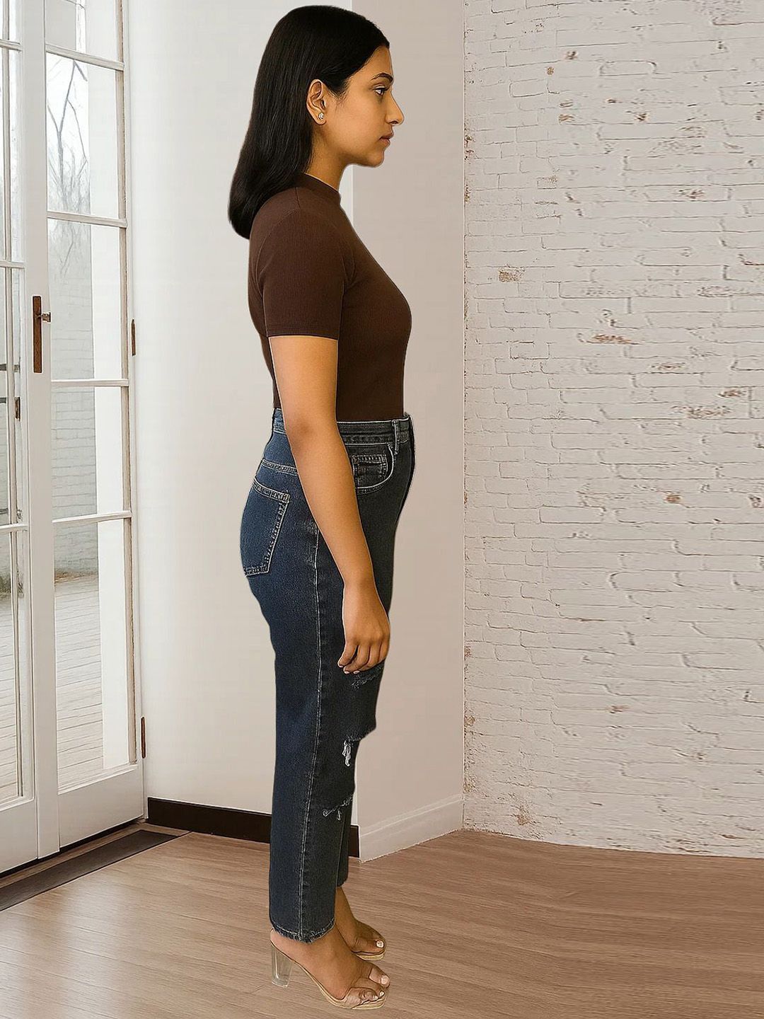 Kotty Women Relaxed Fit High-Rise Mildly Distressed Stretchable Jeans