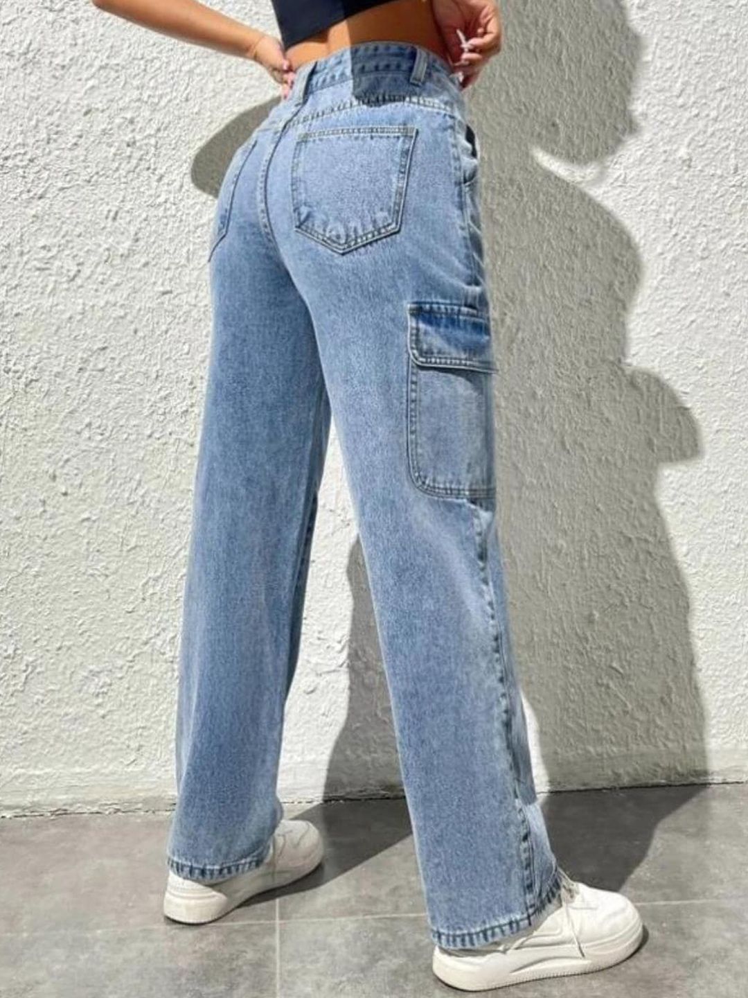 Kotty Women Blue Jean Straight Fit High-Rise Light Fade Clean Look Stretchable Jeans