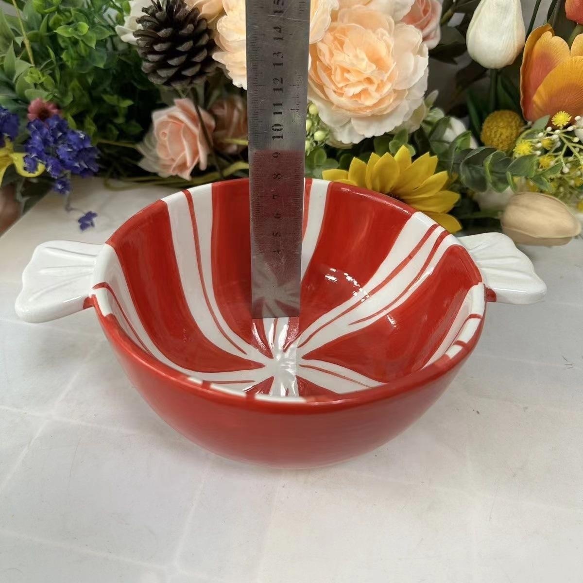 Candy-shaped ceramic bowl