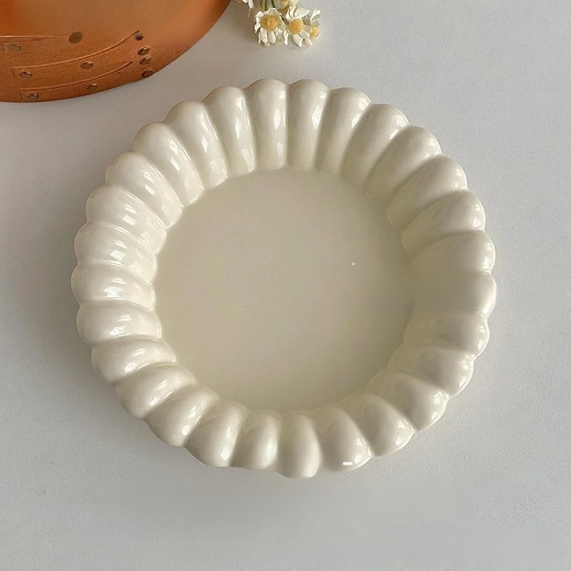 Household ceramic dinner plates