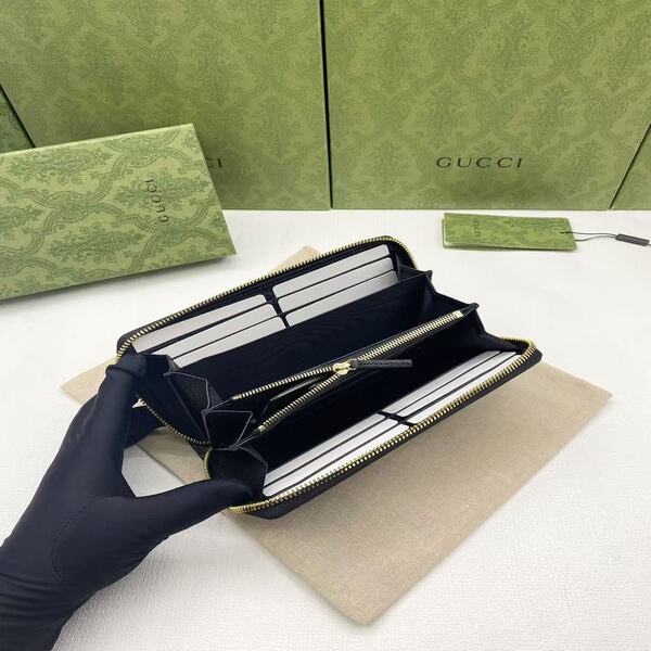 インターロッキングG ダブルGエンボス加工 ロングファスナー財布