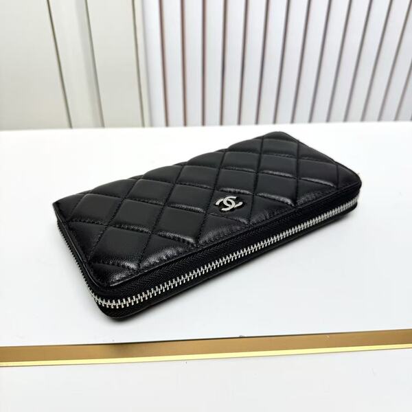 シャネル ブラック マトラッセ ラムスキン 長財布 ジップアラウンド シルバー ダブル C チェーンチャーム
