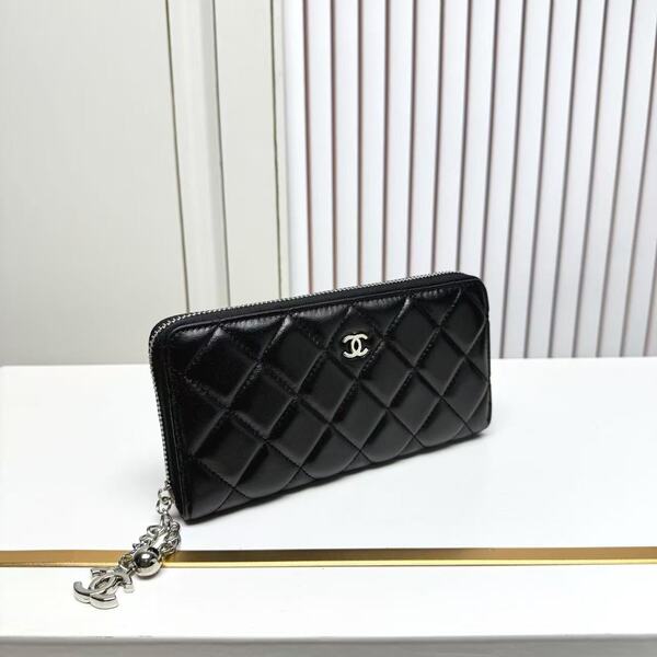 シャネル ブラック マトラッセ ラムスキン 長財布 ジップアラウンド シルバー ダブル C チェーンチャーム