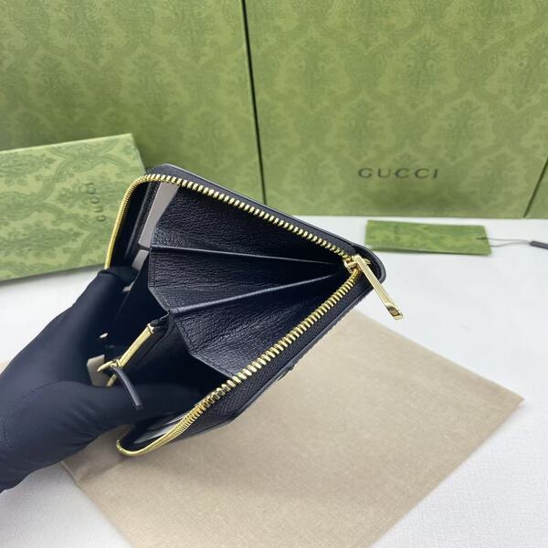 インターロッキングG ダブルGエンボス加工 ロングファスナー財布