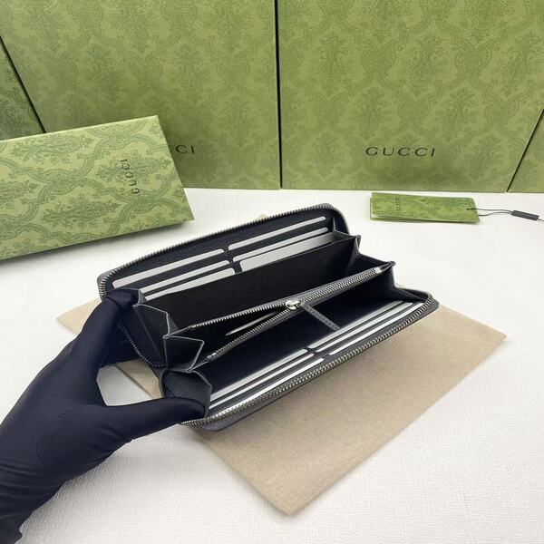 GUCCI GG キャンバス × レザー ラウンドファスナー長財布