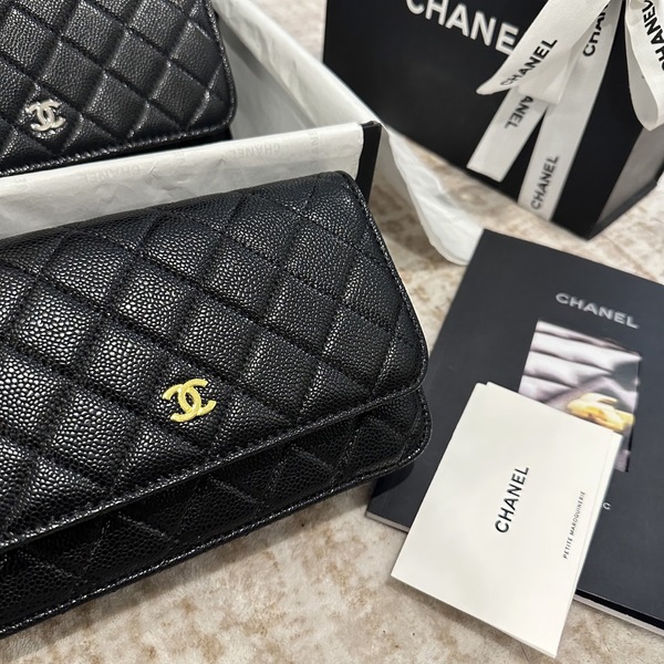 シャネル CHANEL クラシック キルティング キャビアスキン ダブル C ロゴ 長財布 ブラック × ゴールド