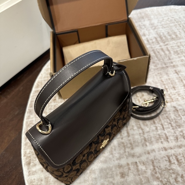 コーチ COACH クラシック シグネチャー レザーコンビ フラップ ハンドバッグ 斜め掛け（ダークブラウン）