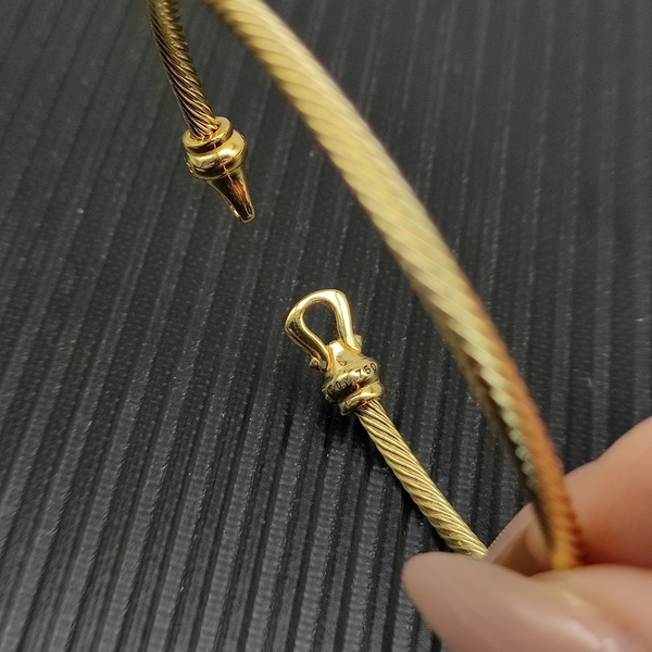 デヴィッド・ヤーマン クラシック ツイストコード フッククラスプ パヴェダイヤ オープンバングル ゴールド