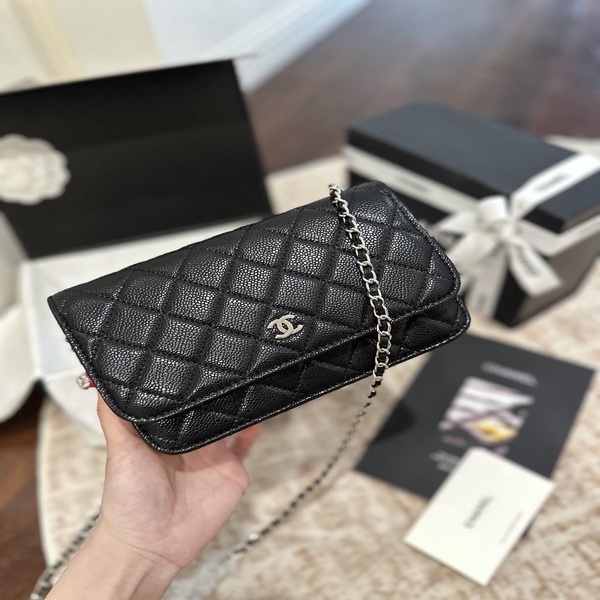 シャネル CHANEL クラシック キルティング キャビアスキン ダブル C ロゴ 長財布 ブラック × ゴールド