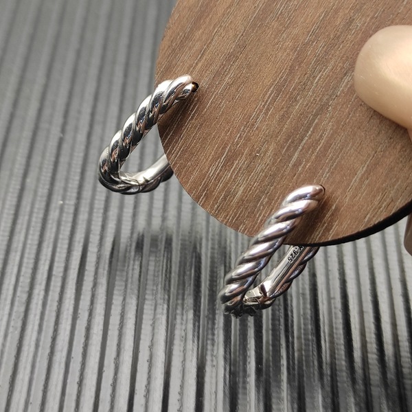 デヴィッド・ヤーマン 925 シルバー ツイストコード オーバルフープピアス ツートーンポスト