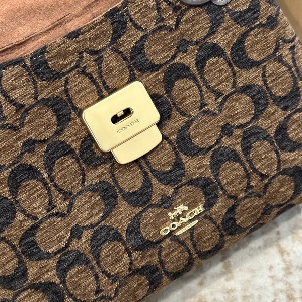 コーチ COACH クラシック シグネチャー レザーコンビ フラップ ハンドバッグ 斜め掛け（ダークブラウン）