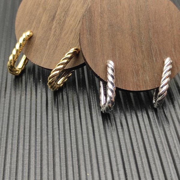 デヴィッド・ヤーマン 925 シルバー ツイストコード オーバルフープピアス ツートーンポスト