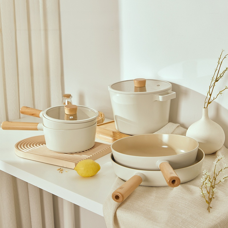 Single-handled saucepan/milk pot