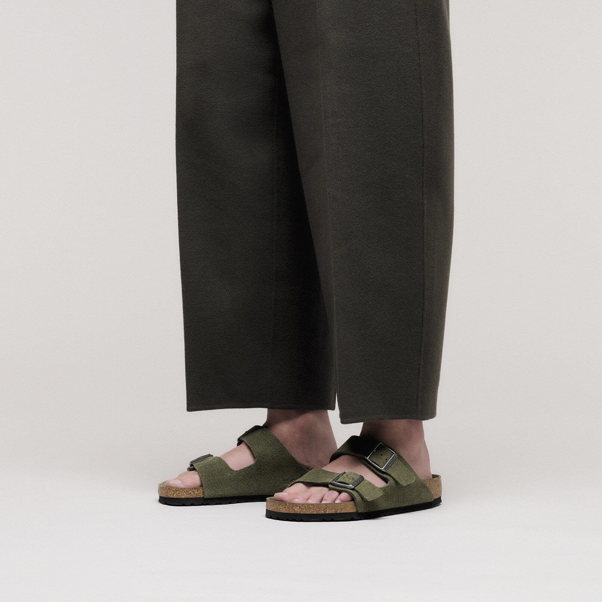 [Harga Super Istimewa!] Barangan Laris dalam Stok! Sandal Lelaki BIRKENSTOCK Arizona yang Selesa dengan Tapak Kaki Lembut, Padanan Biasa, Sandal Sihat, Rekaan Bertali, Buatan Jerman