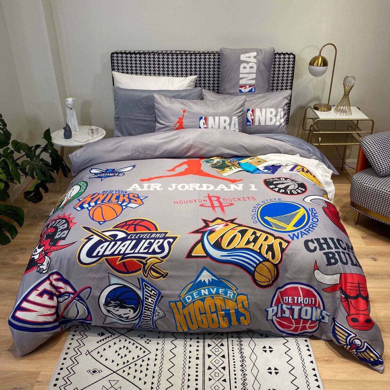 Luxury 4-piece bedding set, high-quality cotton fabric, suitable for all seasons.